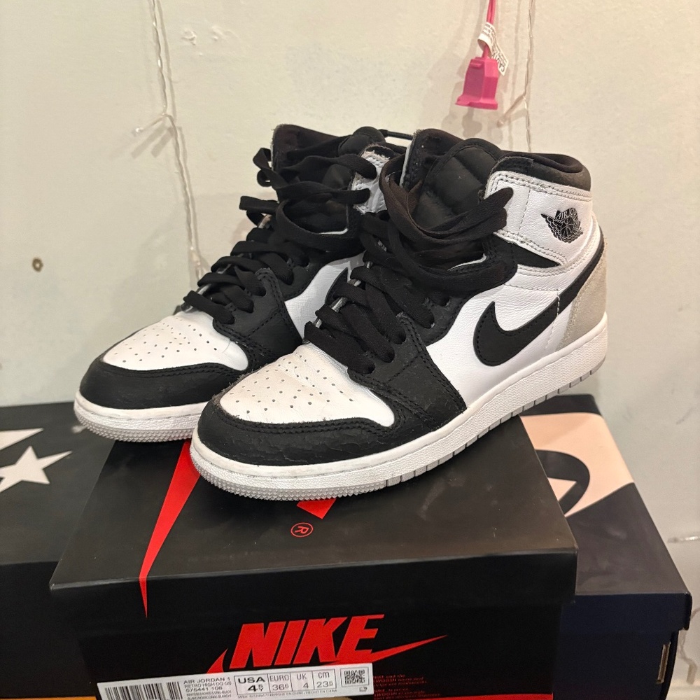 Nike Air Jordan 1- Retro Stage Haze black and grey. 4.5 youth